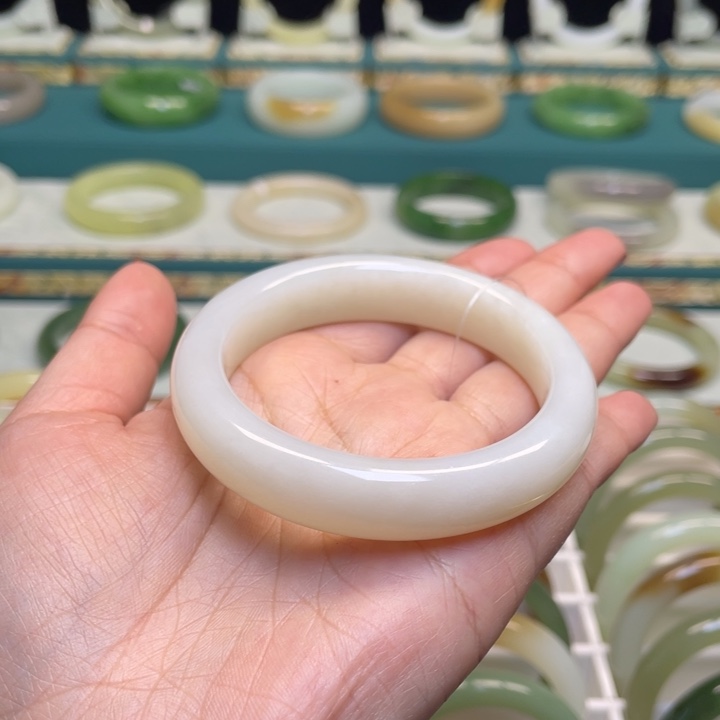 和田玉手镯未镶嵌53