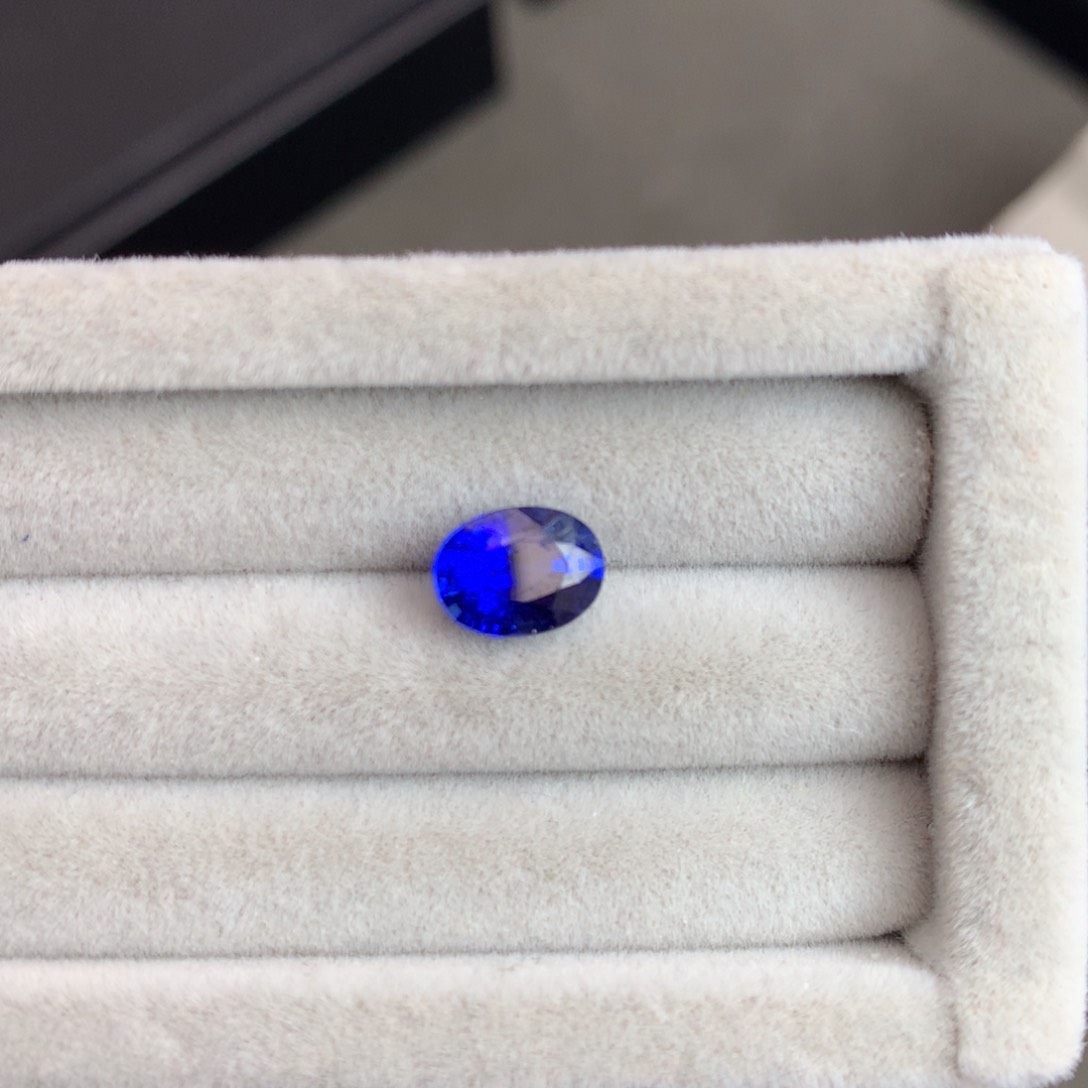 蓝宝石裸石未镶嵌1.49克拉明亮皇家蓝
