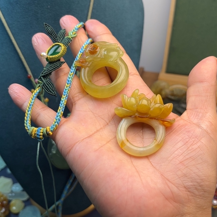 ****o蛇纹石玉合金吊坠