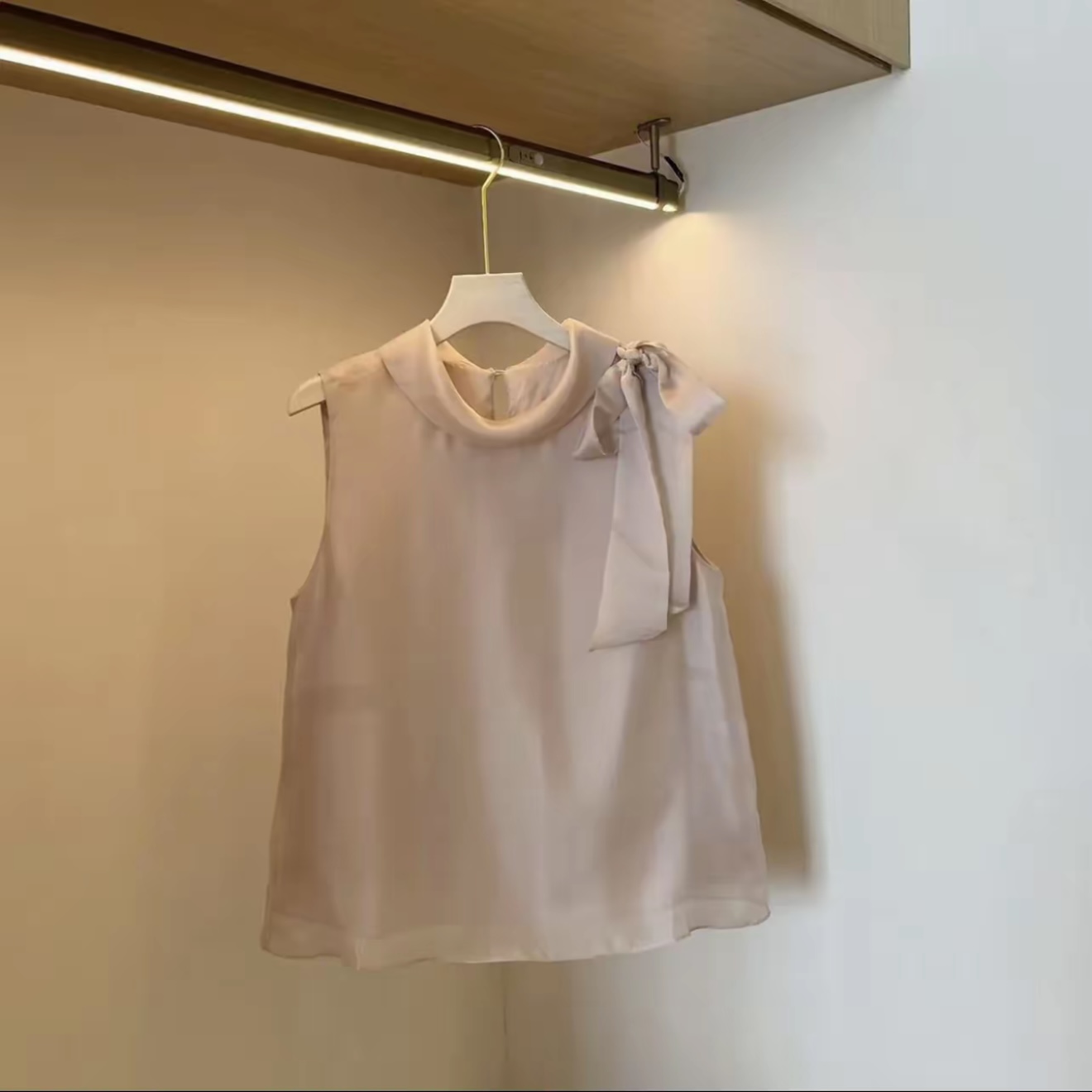 【运费补贴】法式温柔气质设计感蝴蝶结无袖衬衫女洋气显瘦百搭上衣