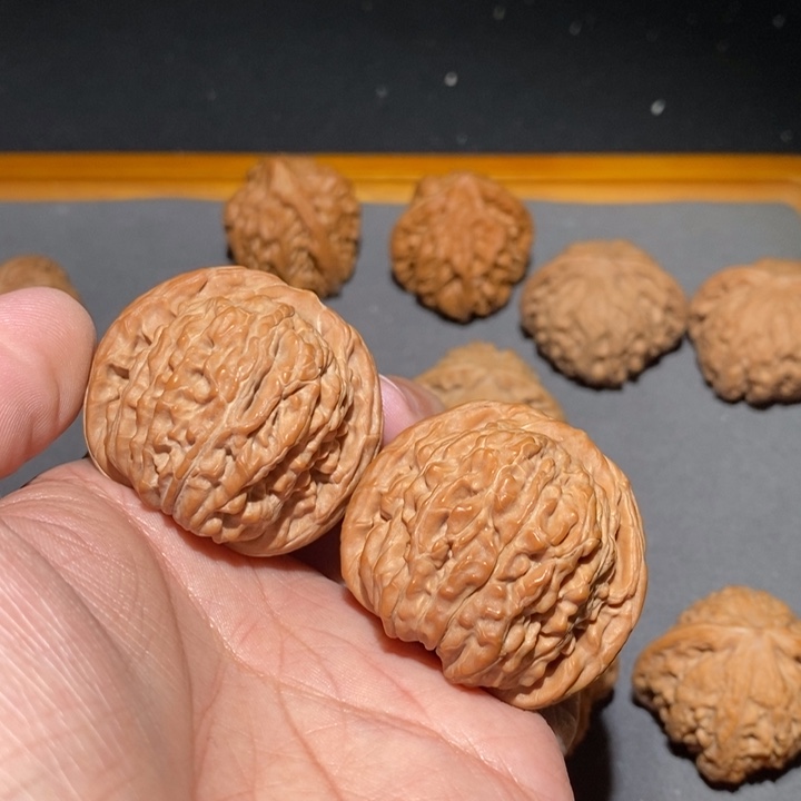 文玩核桃吊坠大*42汉高楼