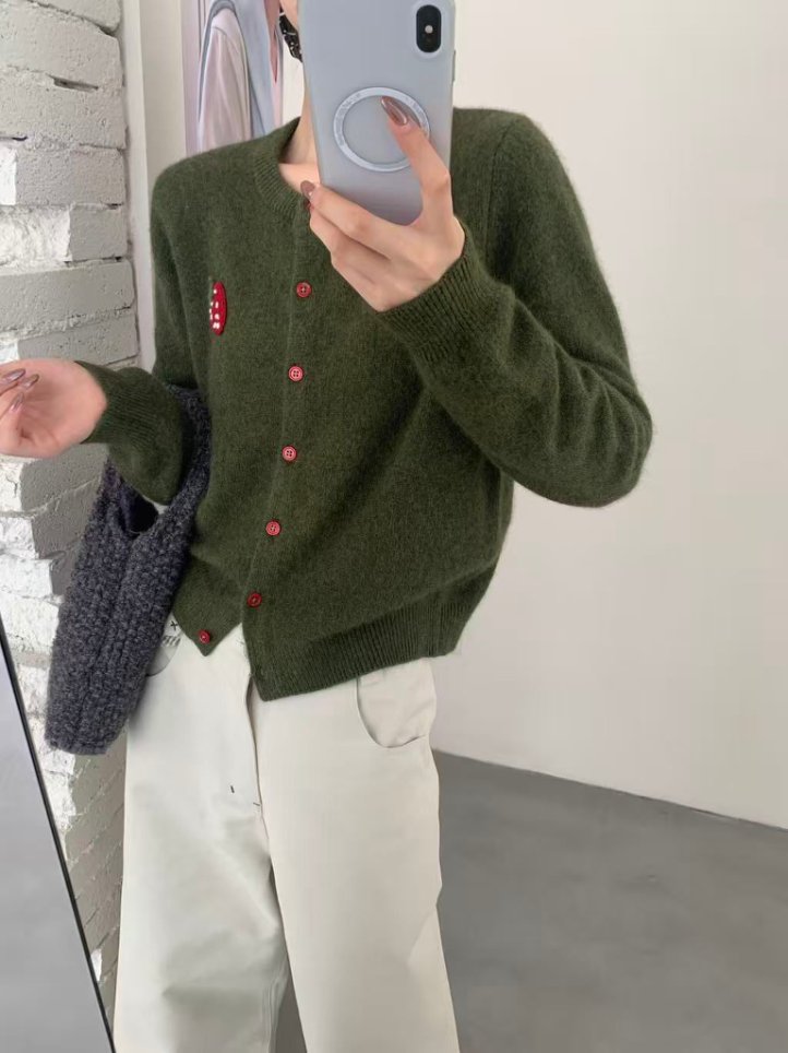 【潘潘.528801】2025秋冬新款獭马绒小草莓羊毛混纺开衫女装针织衫