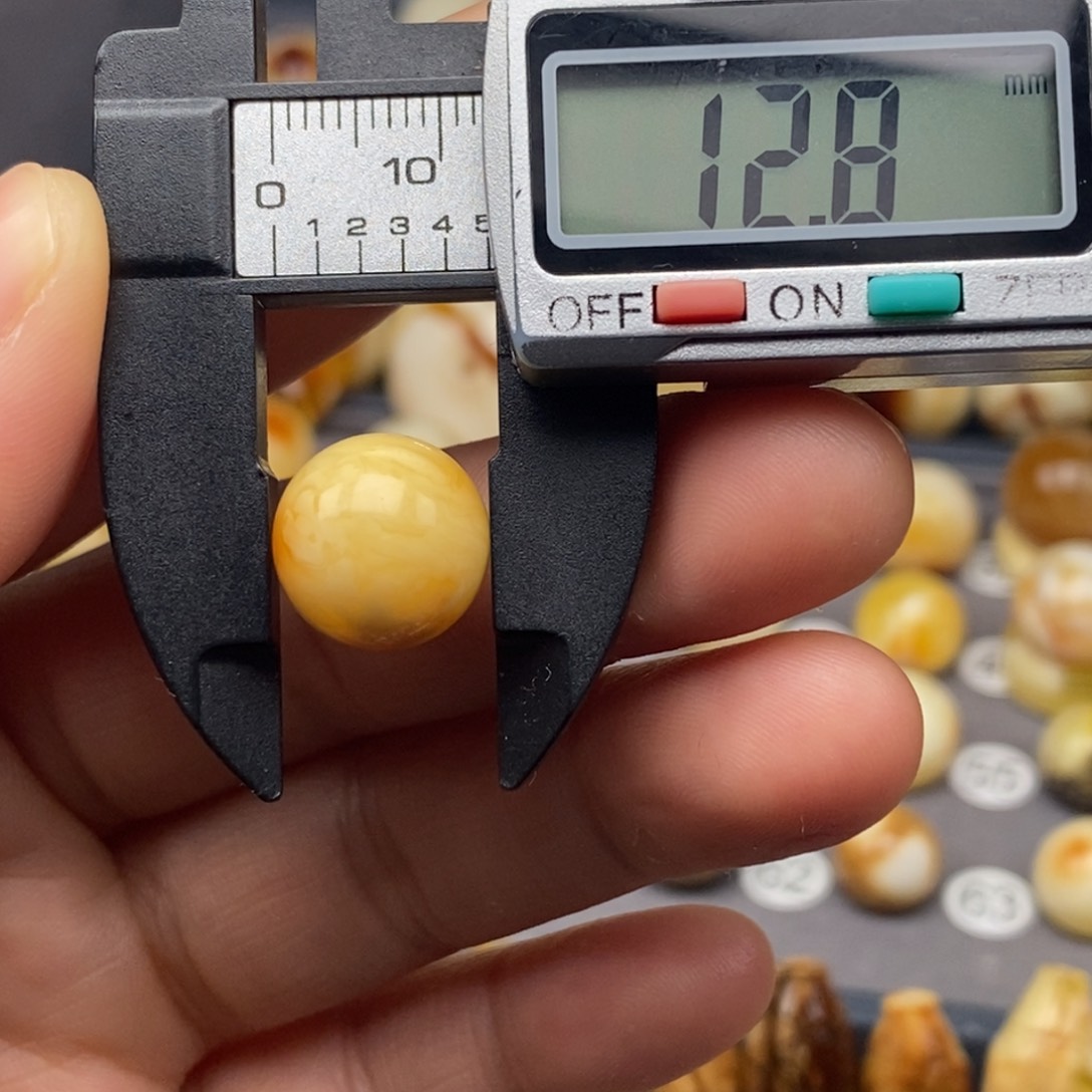 蜜蜡珠宝奇石未镶嵌