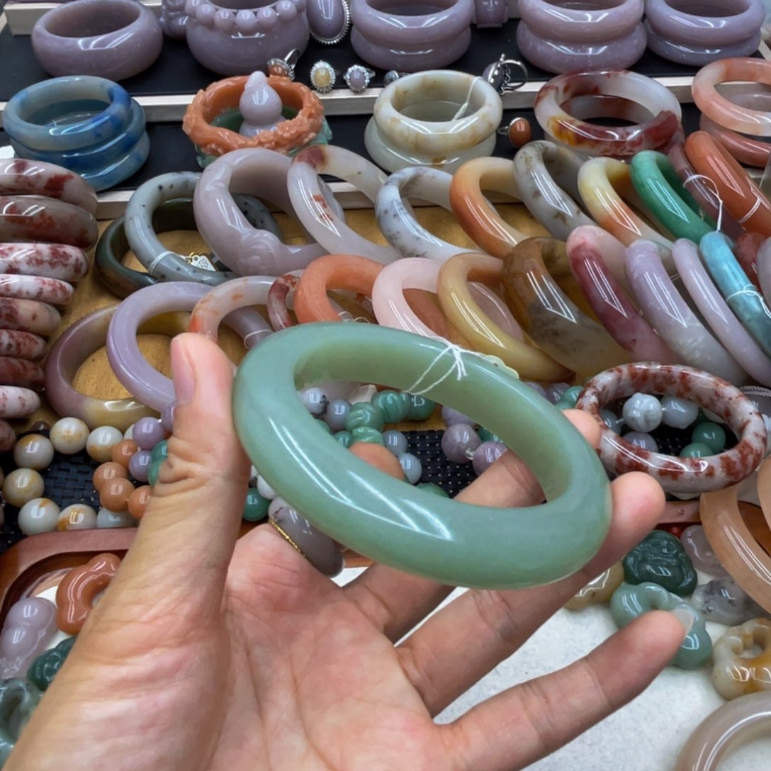 石英岩玉圈口60未镶嵌橙***?