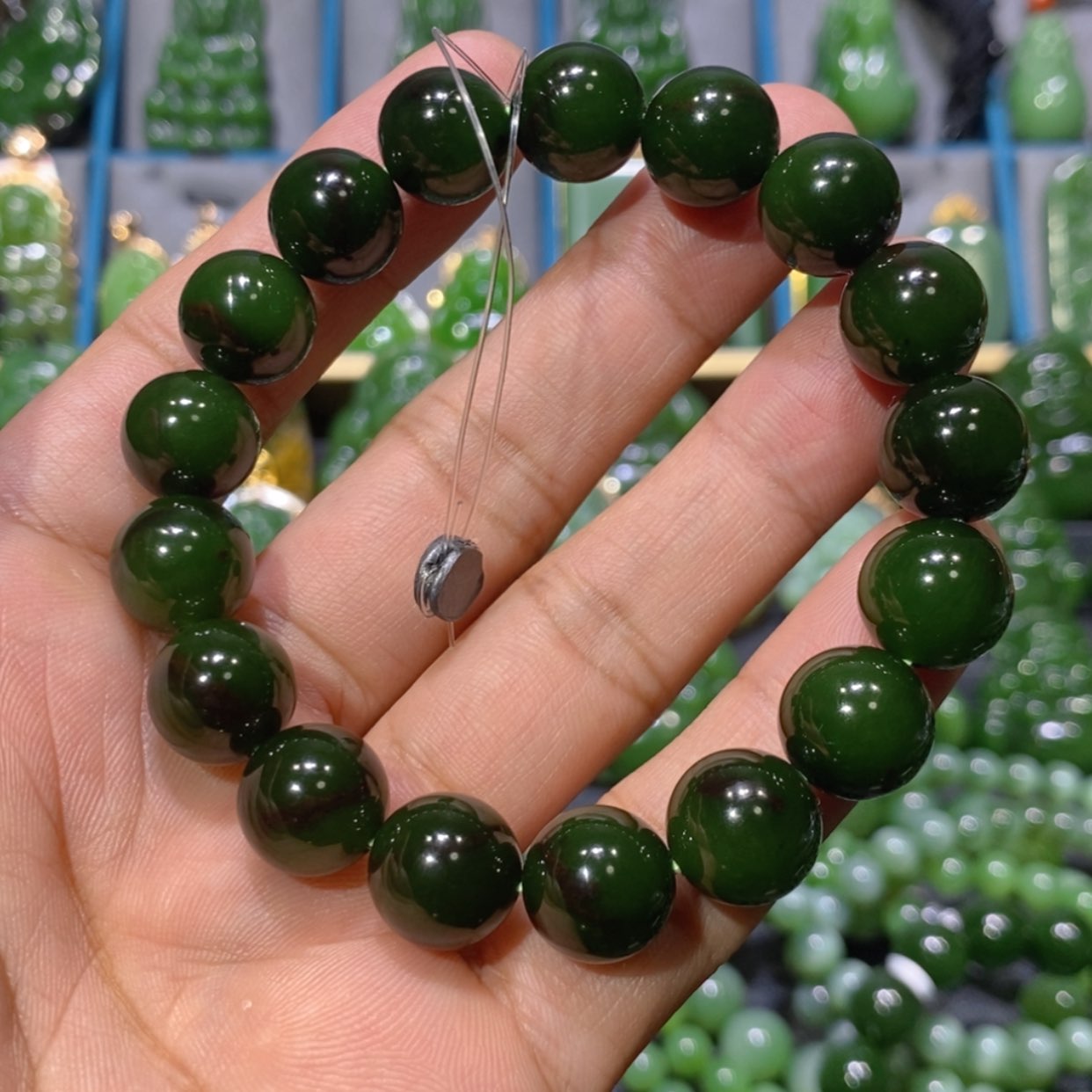 【闪购商品】和田玉吊坠(不含链)未镶嵌金*俄七红皮菠菜绿手串 12