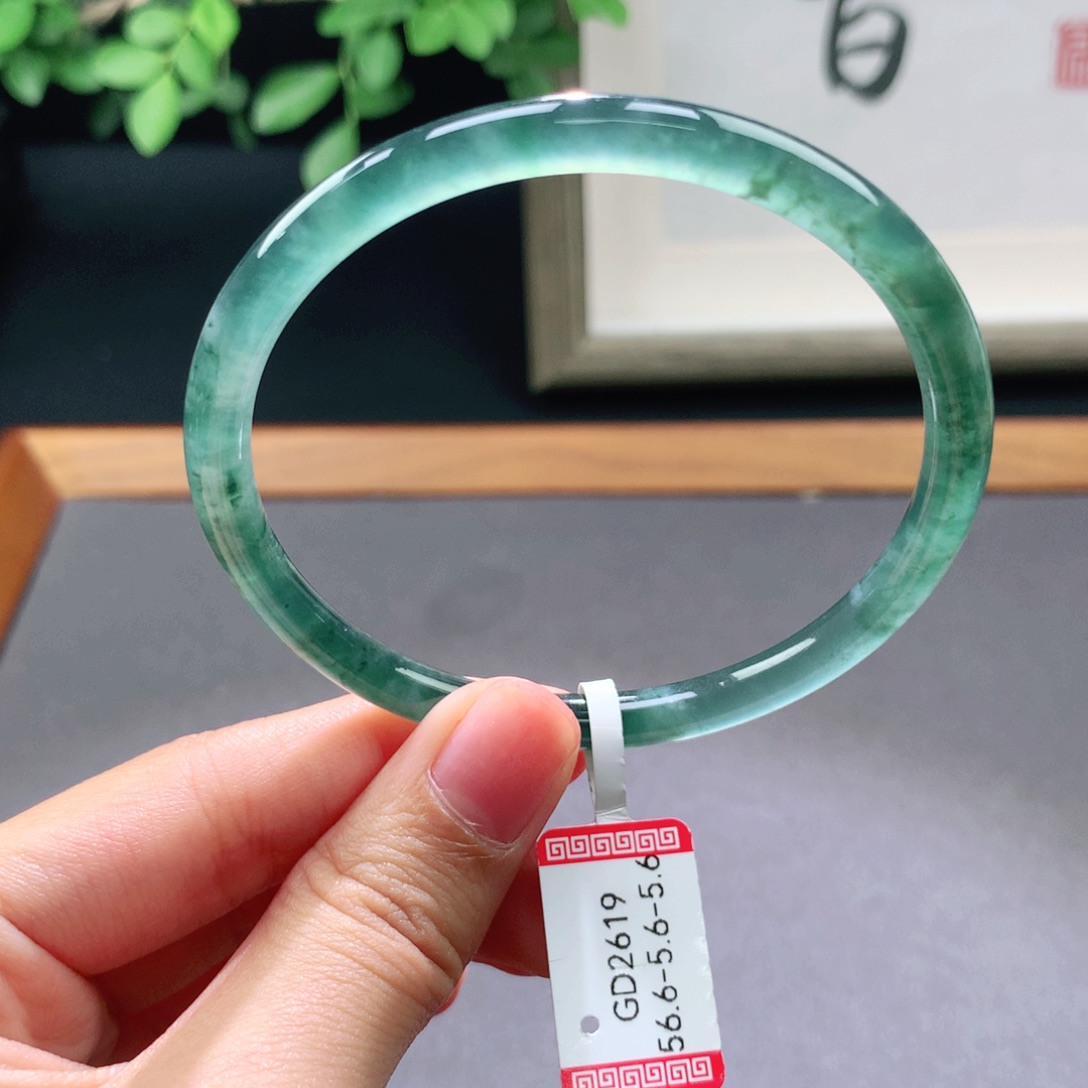 翡翠手镯未镶嵌天然翡翠手镯