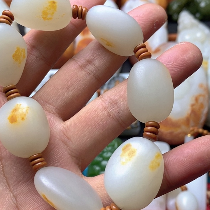 遇***w和田玉未镶嵌手链