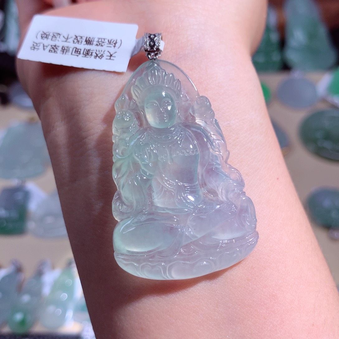 翡翠18K金镶嵌颈饰度母