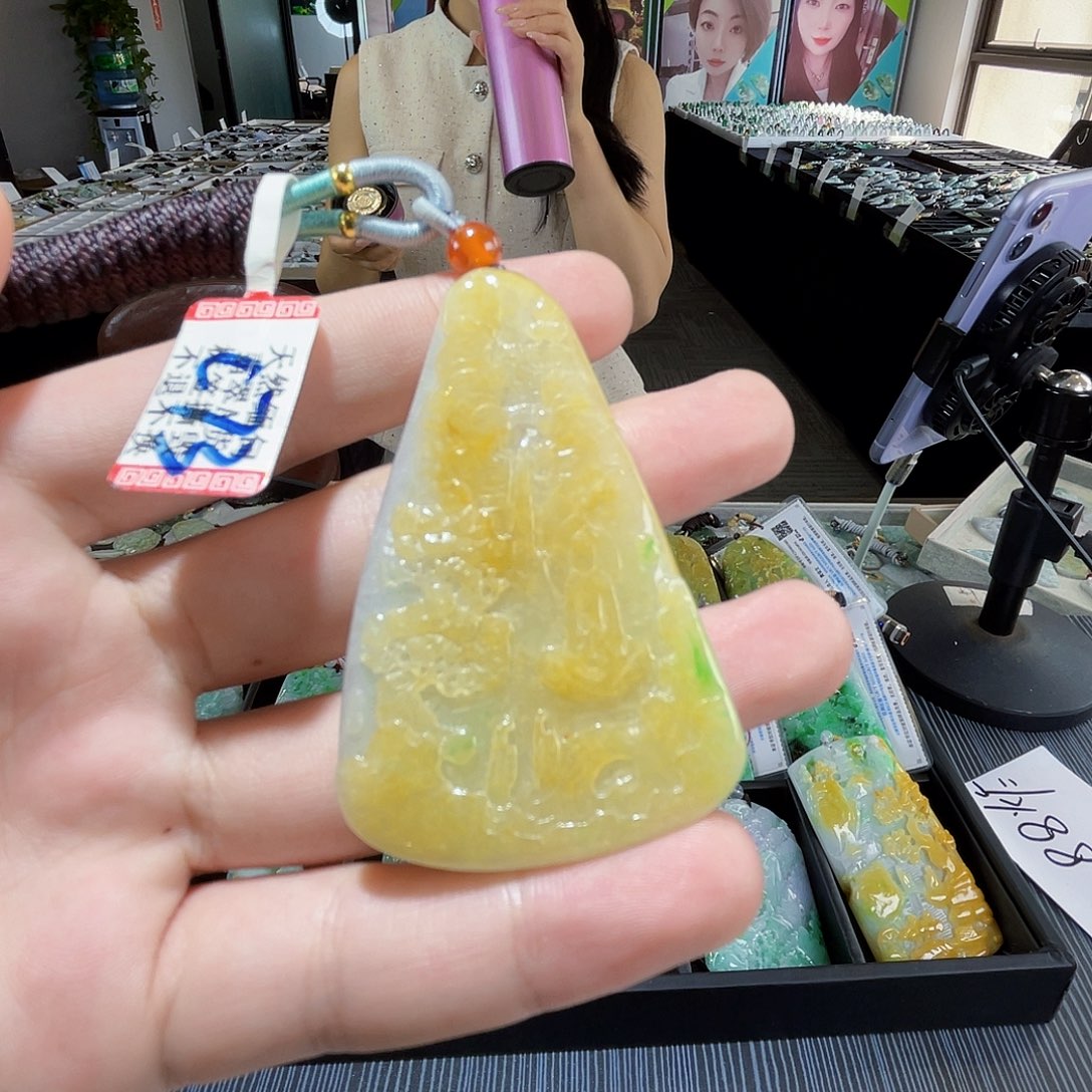 颈饰未镶嵌翡翠一