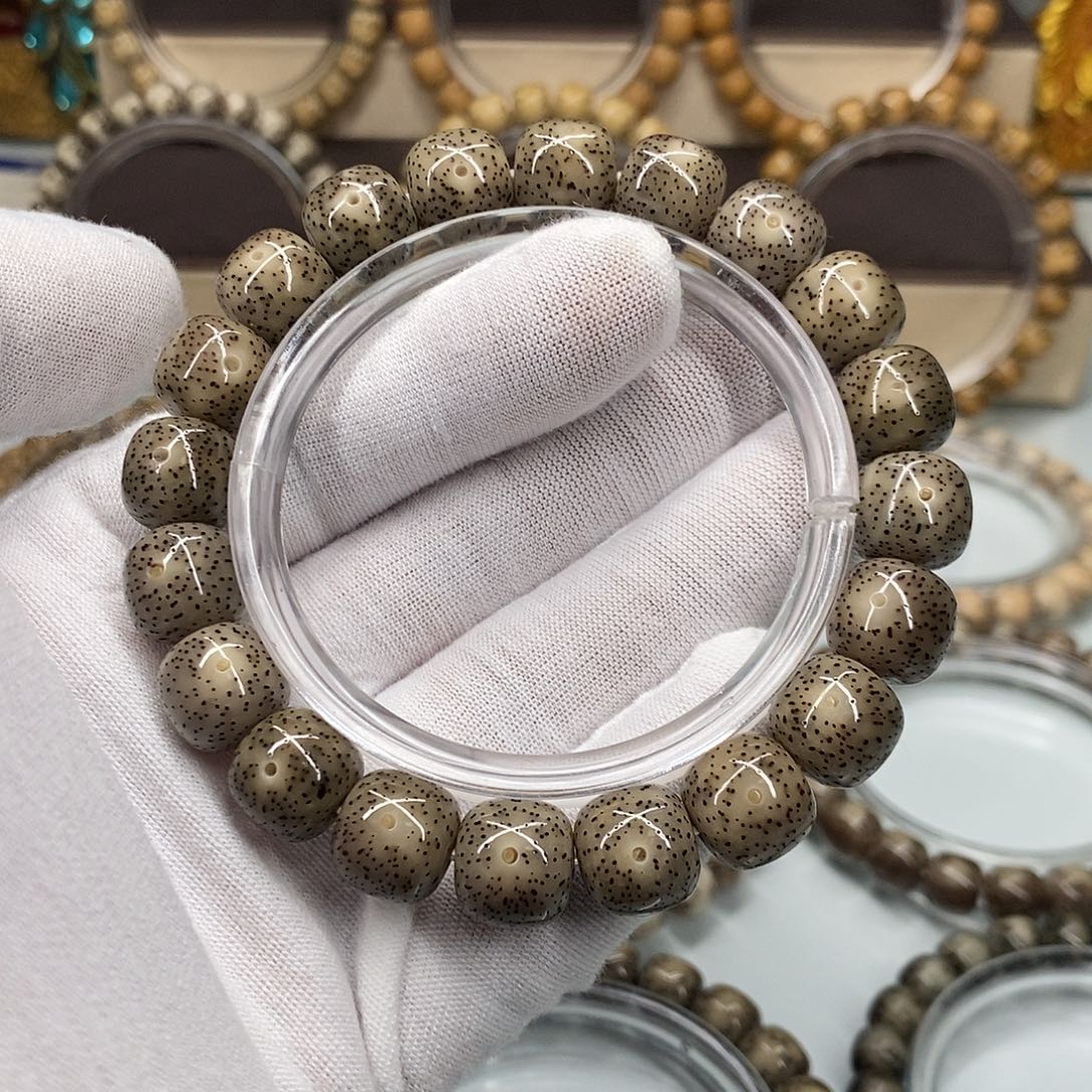 星月菩提手串12×11一物一图原生态同枝黑冰小细星