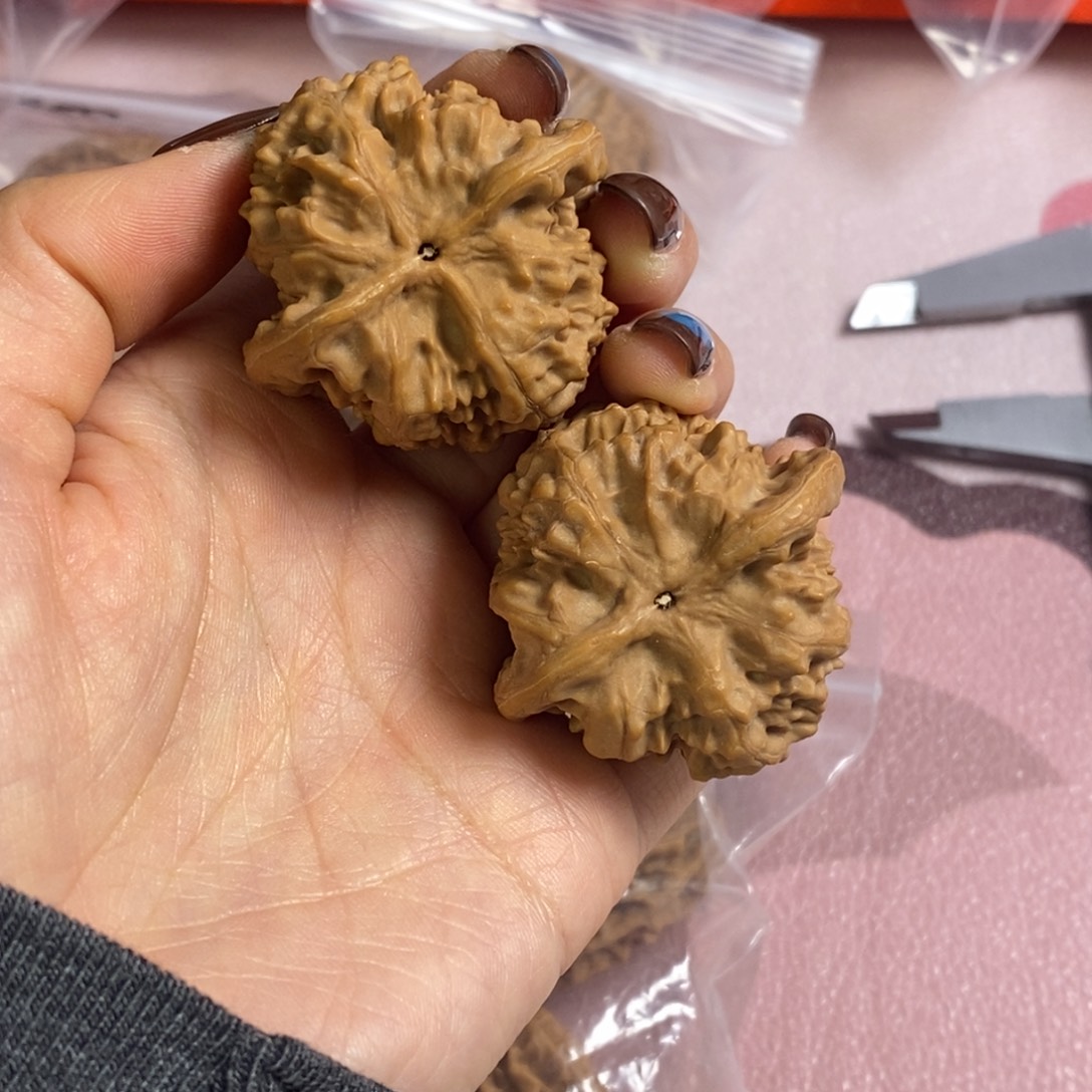 文玩核桃吊坠39野狼95