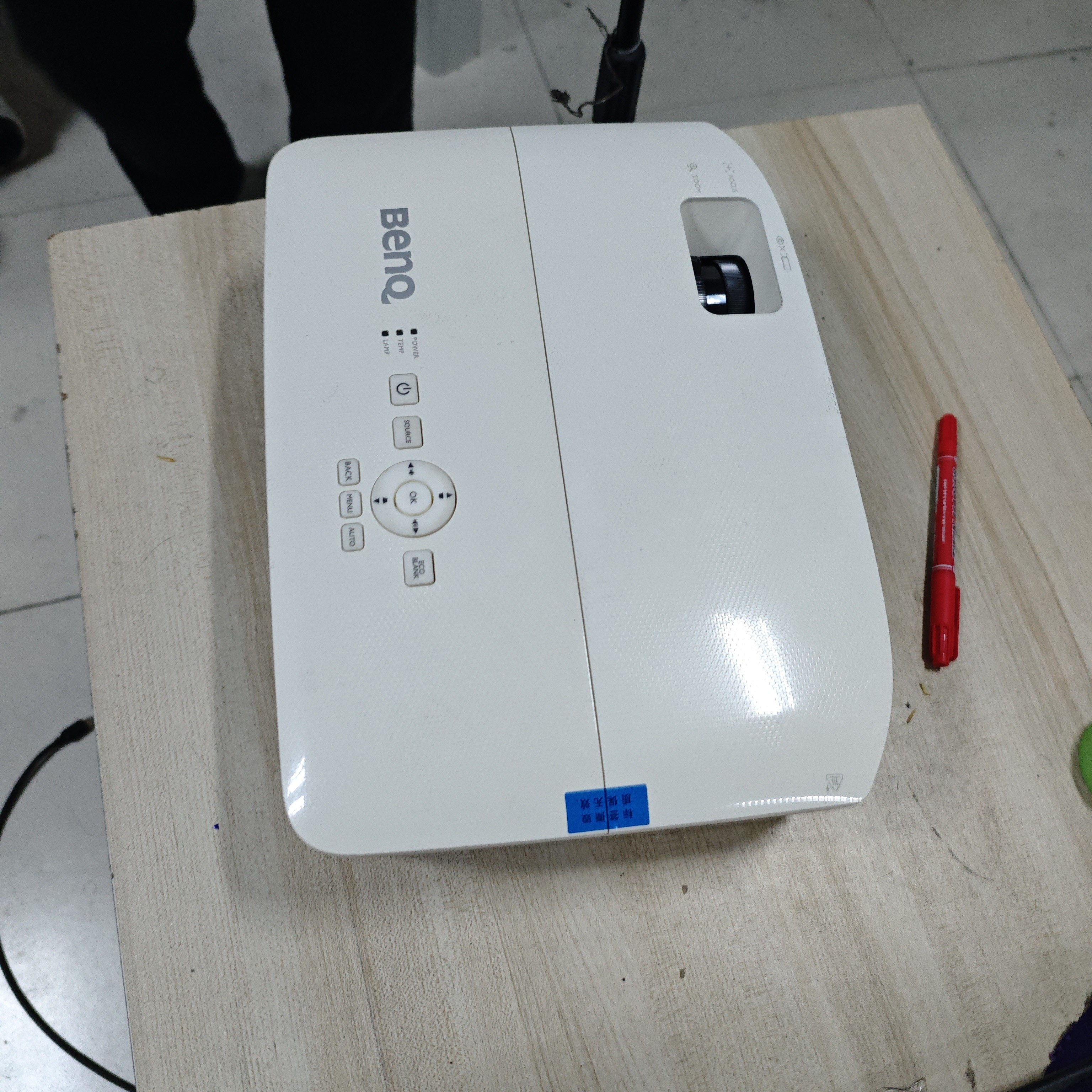 高清长焦投影仪运费到付