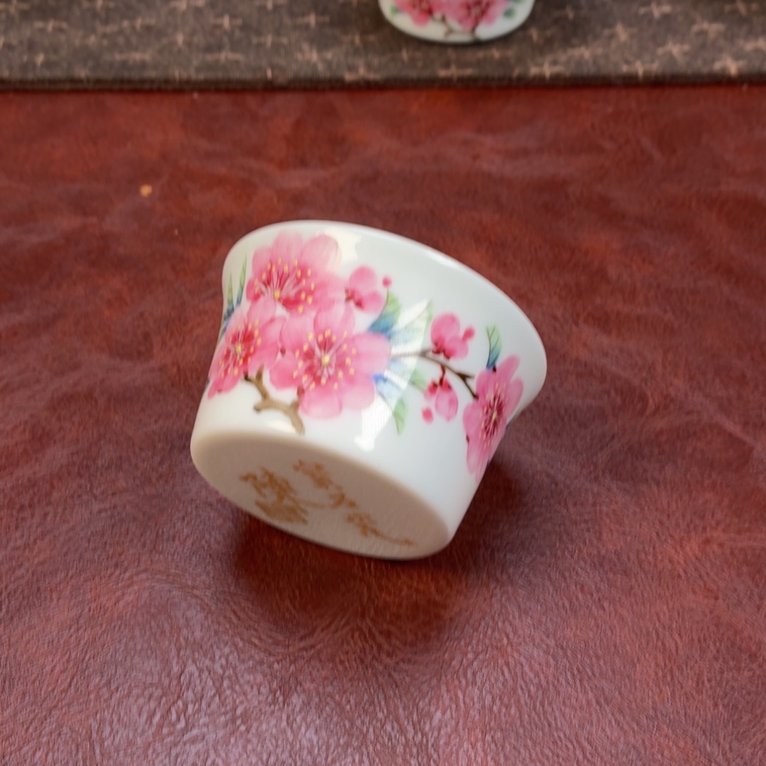 瓷杯子瓷姑娘景德镇陶瓷艺术