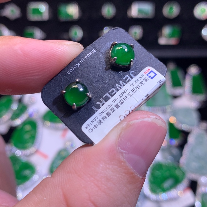 【闪购商品】翡翠颈饰银S925镶嵌绿蛋