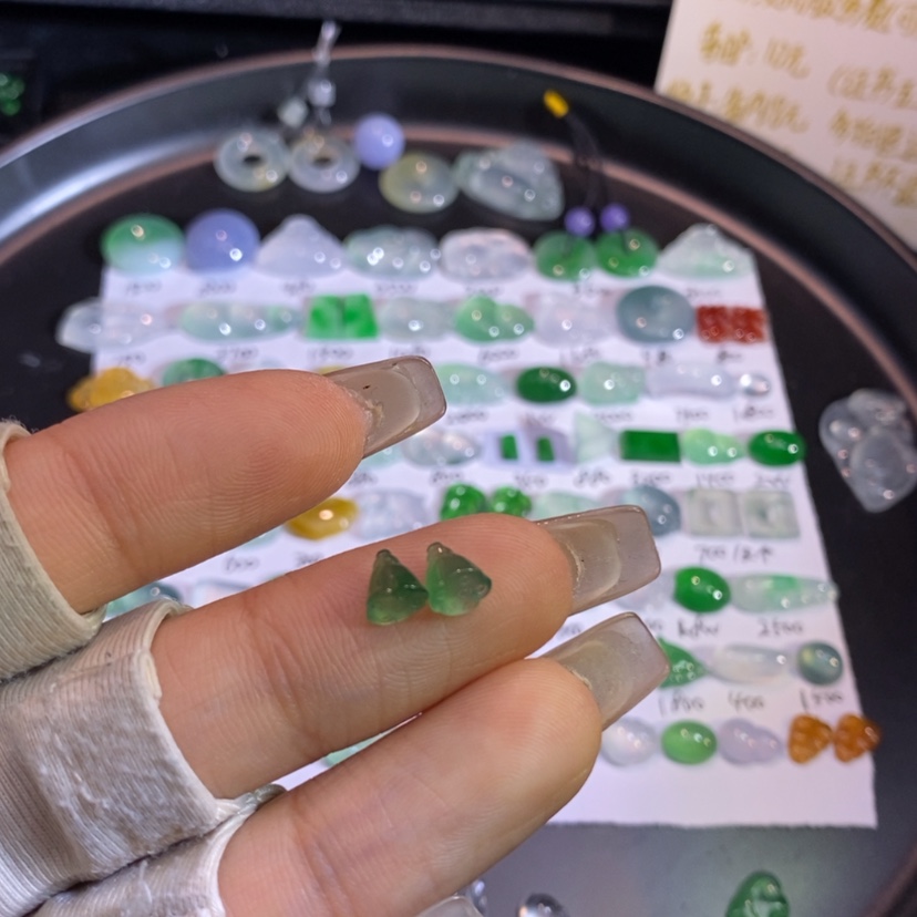 【闪购商品】翡翠挂件未镶嵌莲蓬