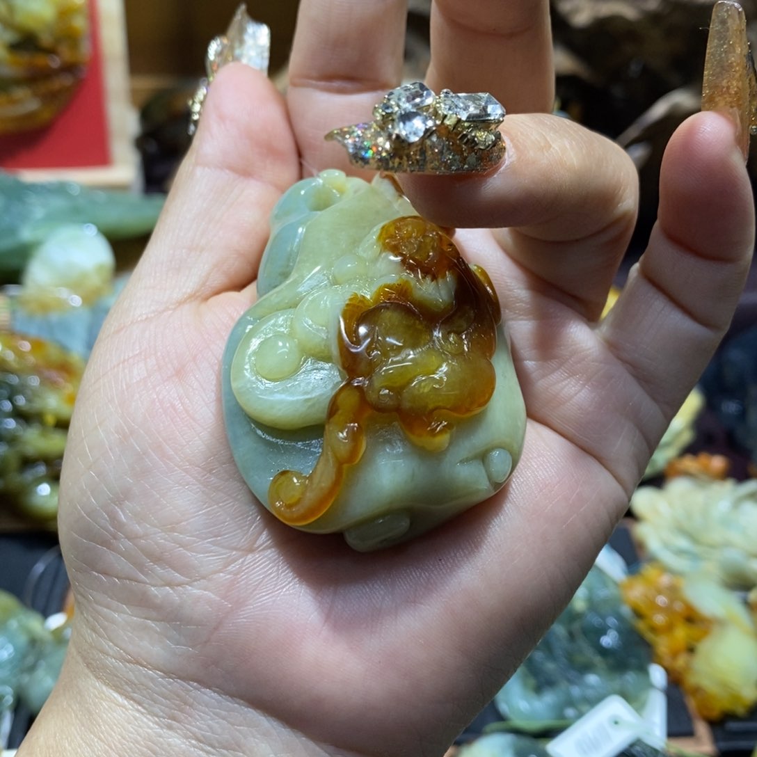 蛇纹石玉颈饰未镶嵌兰*