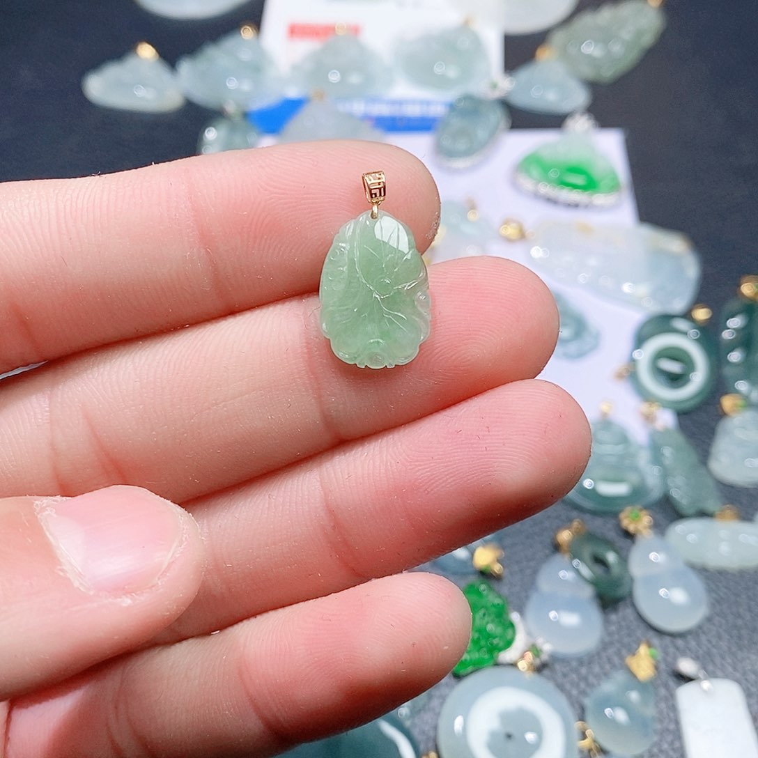 翡翠吊坠(不含链)18K金镶嵌