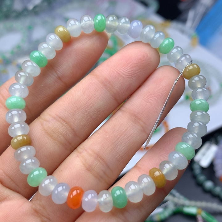 翡翠手镯未镶嵌卡