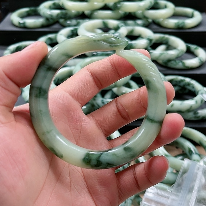 【闪购商品】透闪石-蛇纹石玉手镯 未镶嵌山*