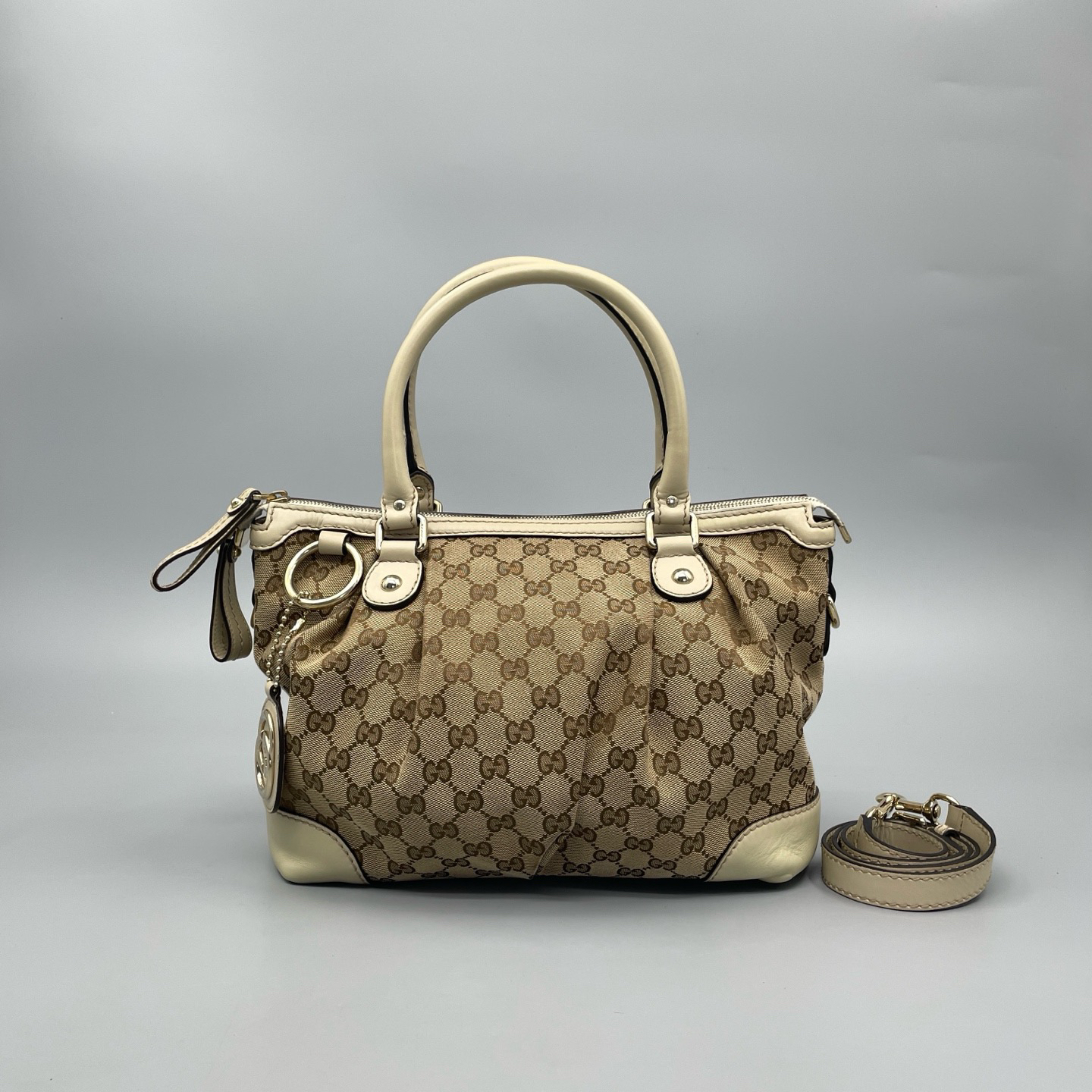 95新 GUCCI/古驰 Gucci 古驰 帆布老花斜挎包 尺寸33*23 A3705