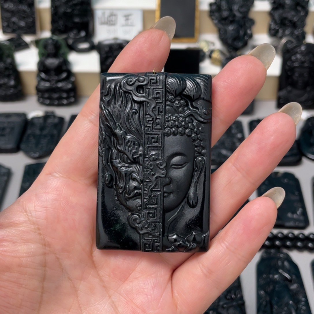 湾***心蛇纹石玉未镶嵌吊坠