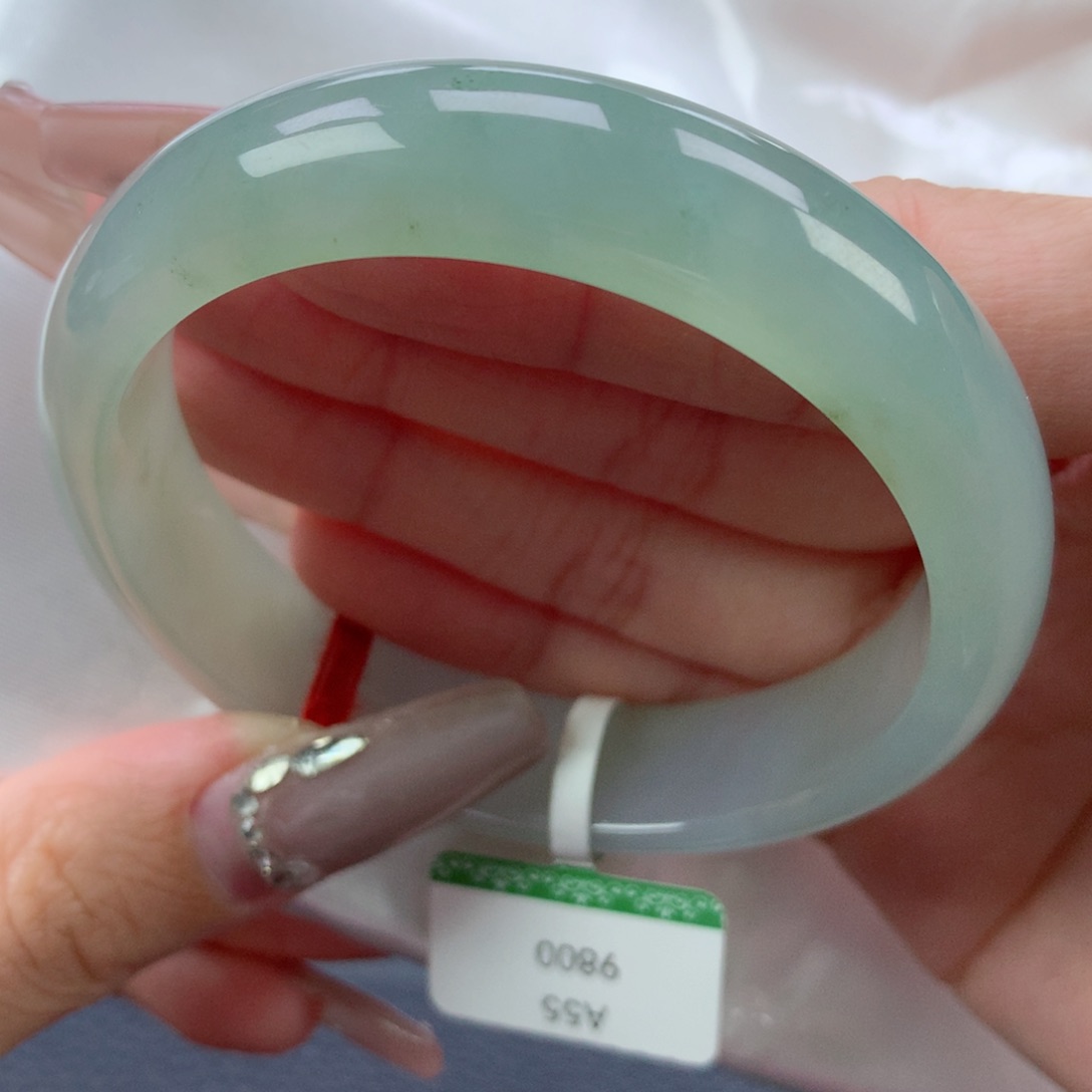 翡翠手镯未镶嵌55.6正圈有瑕疵