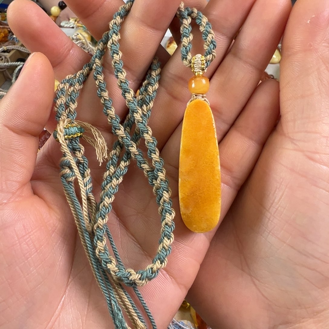 蜜蜡裸石未镶嵌蜜蜡