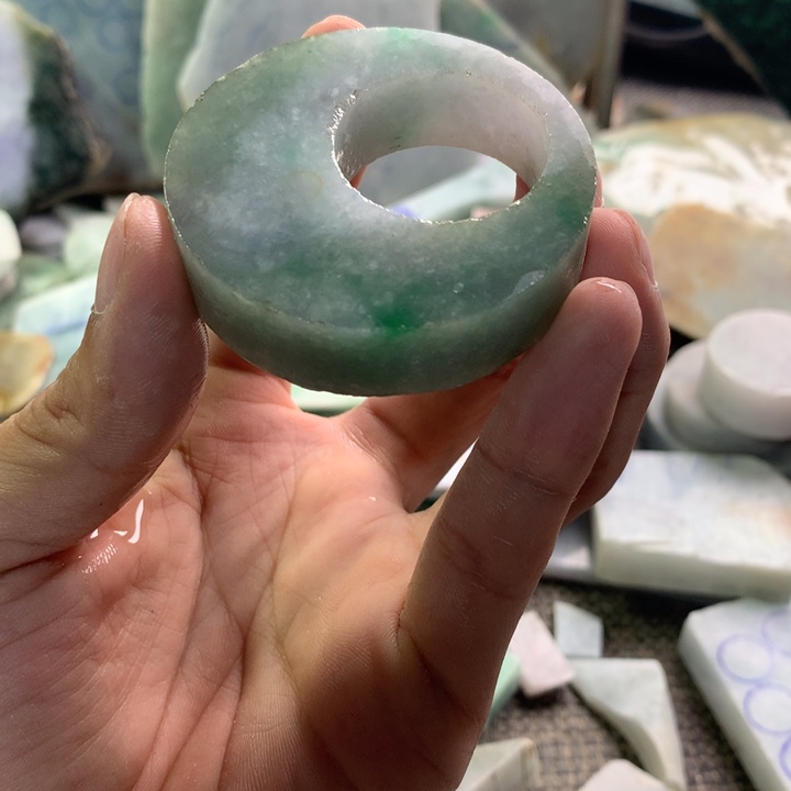 翡翠裸石30号打珠子