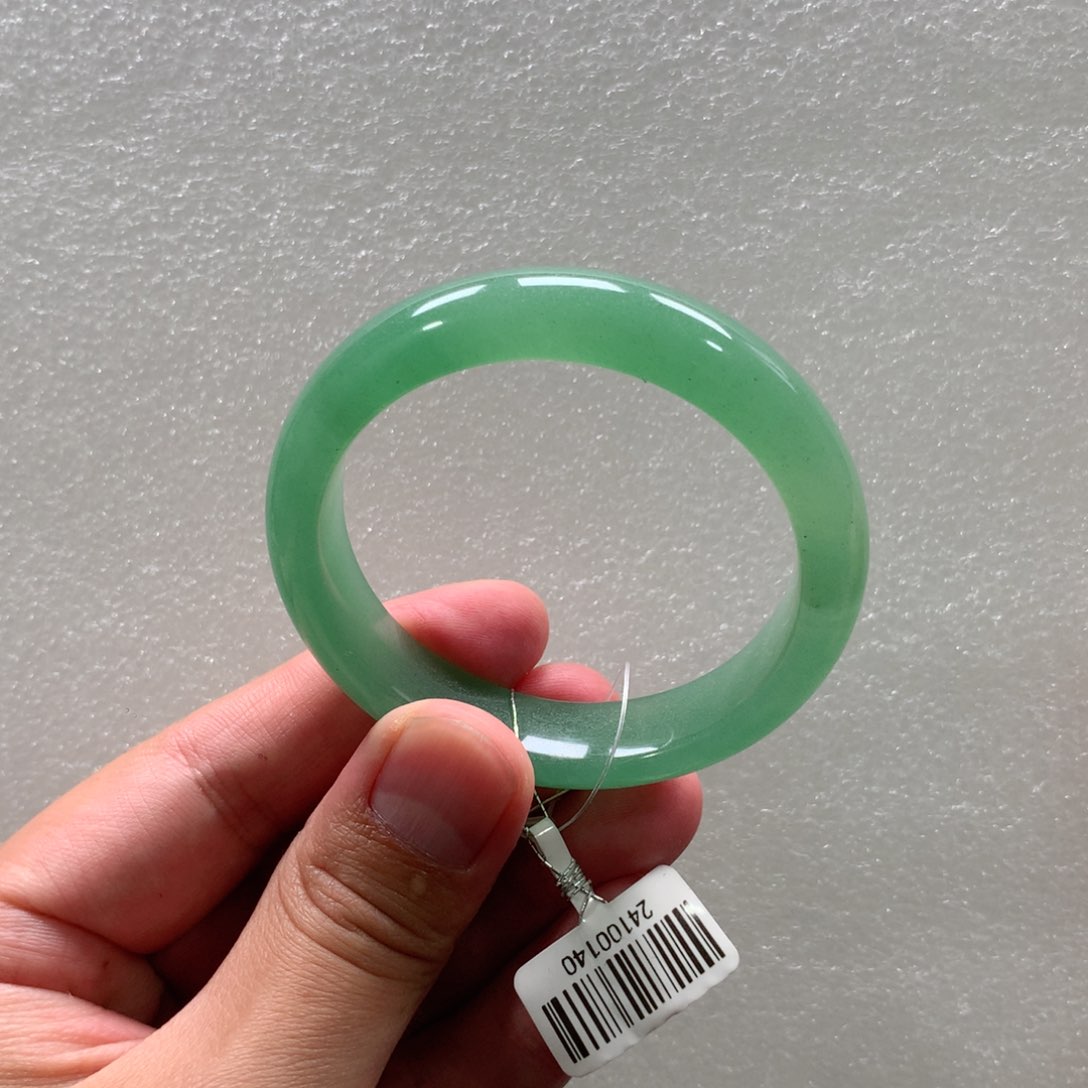 石英质玉手镯未镶嵌青青52-多人