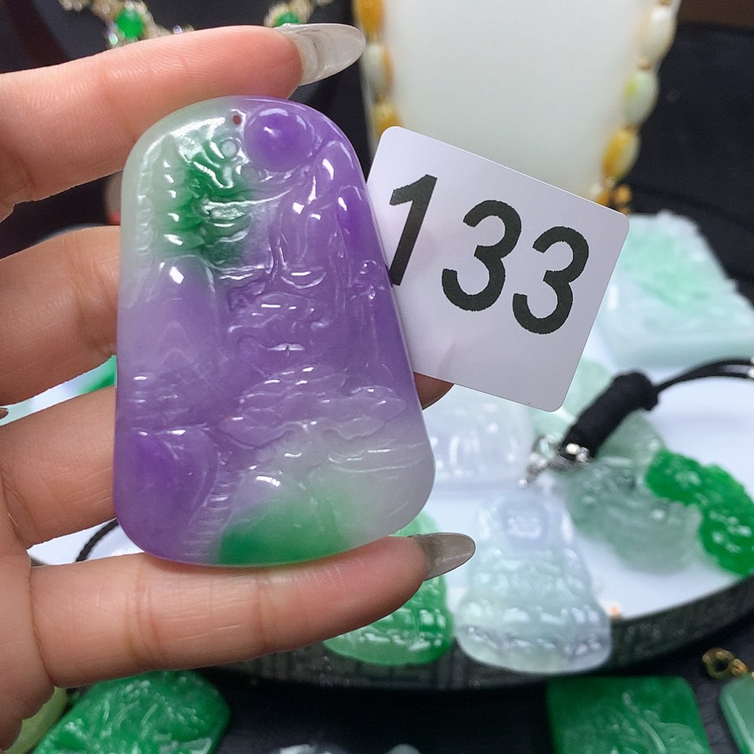 翡翠吊坠(赠链)未镶嵌