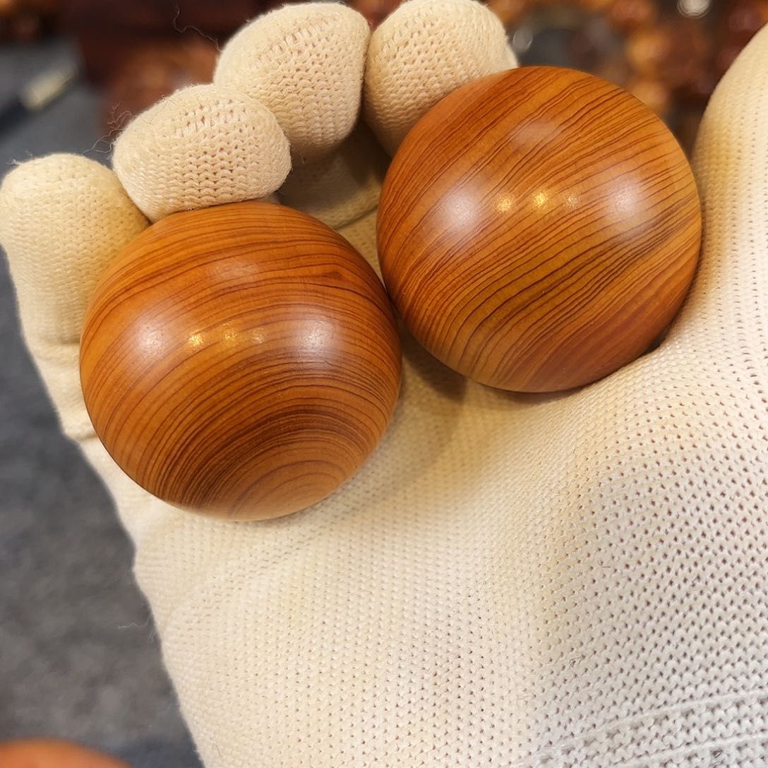 柏木（崖柏）曲****师陈化崖柏