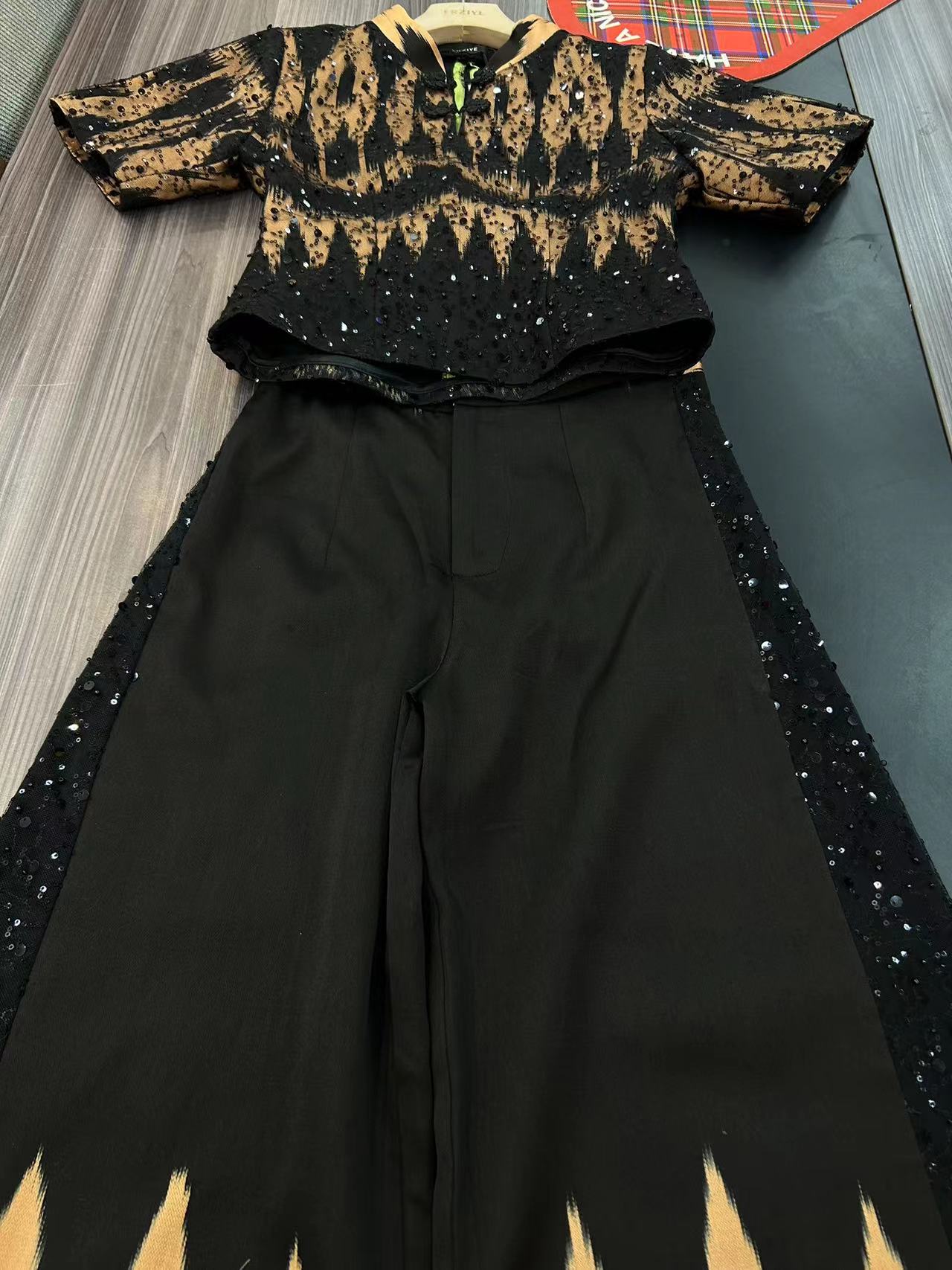 和田atlas黑色裤子套装