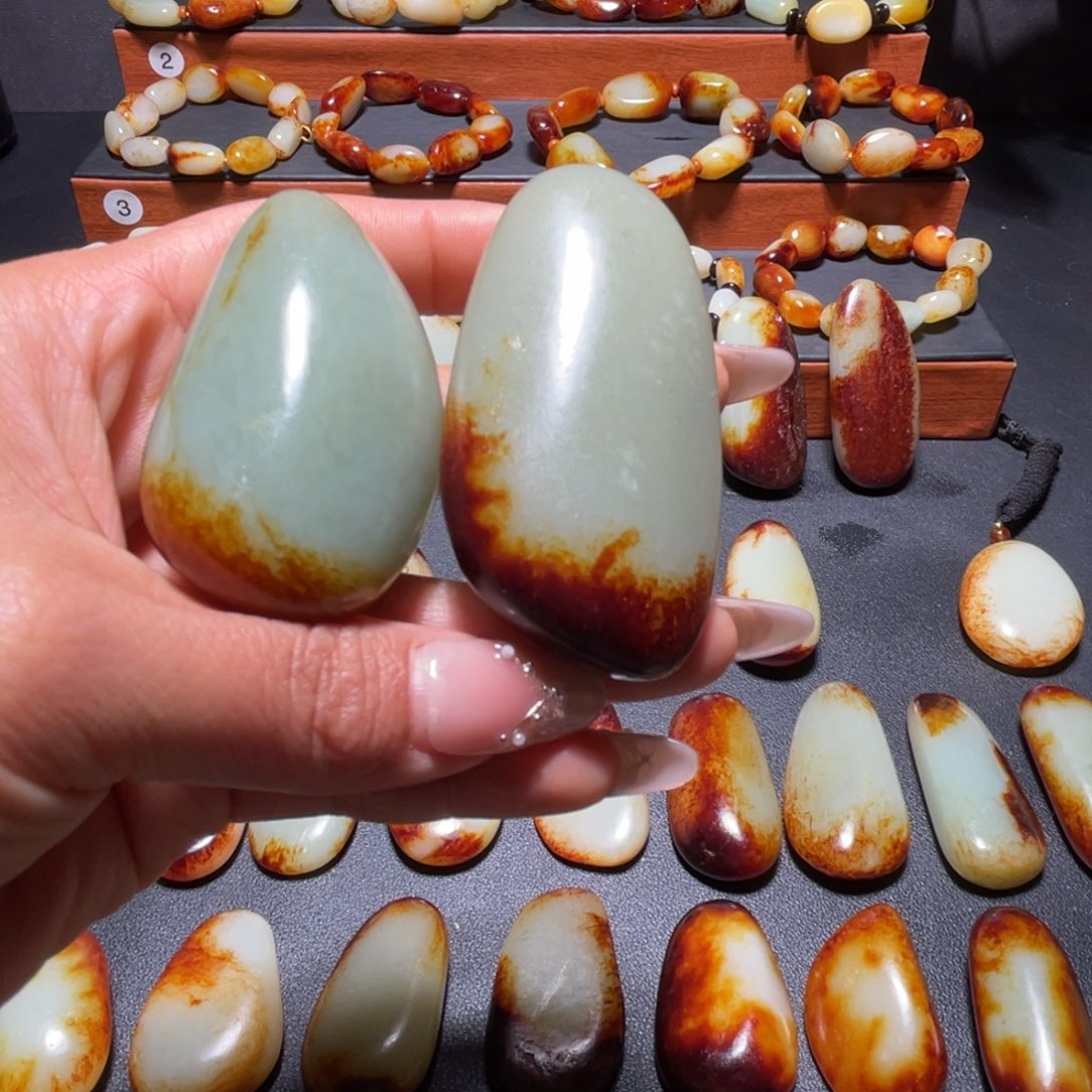 颈饰未镶嵌和田玉上****?