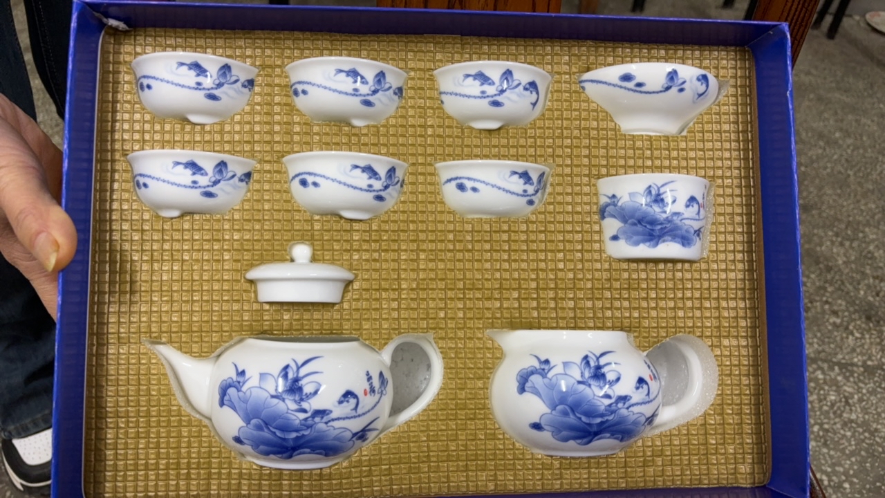 景德镇高温陶瓷青花荷花茶壶套组