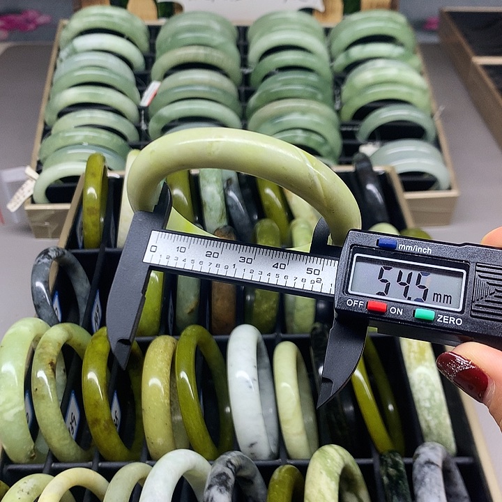 未镶嵌蛇纹石玉手镯149