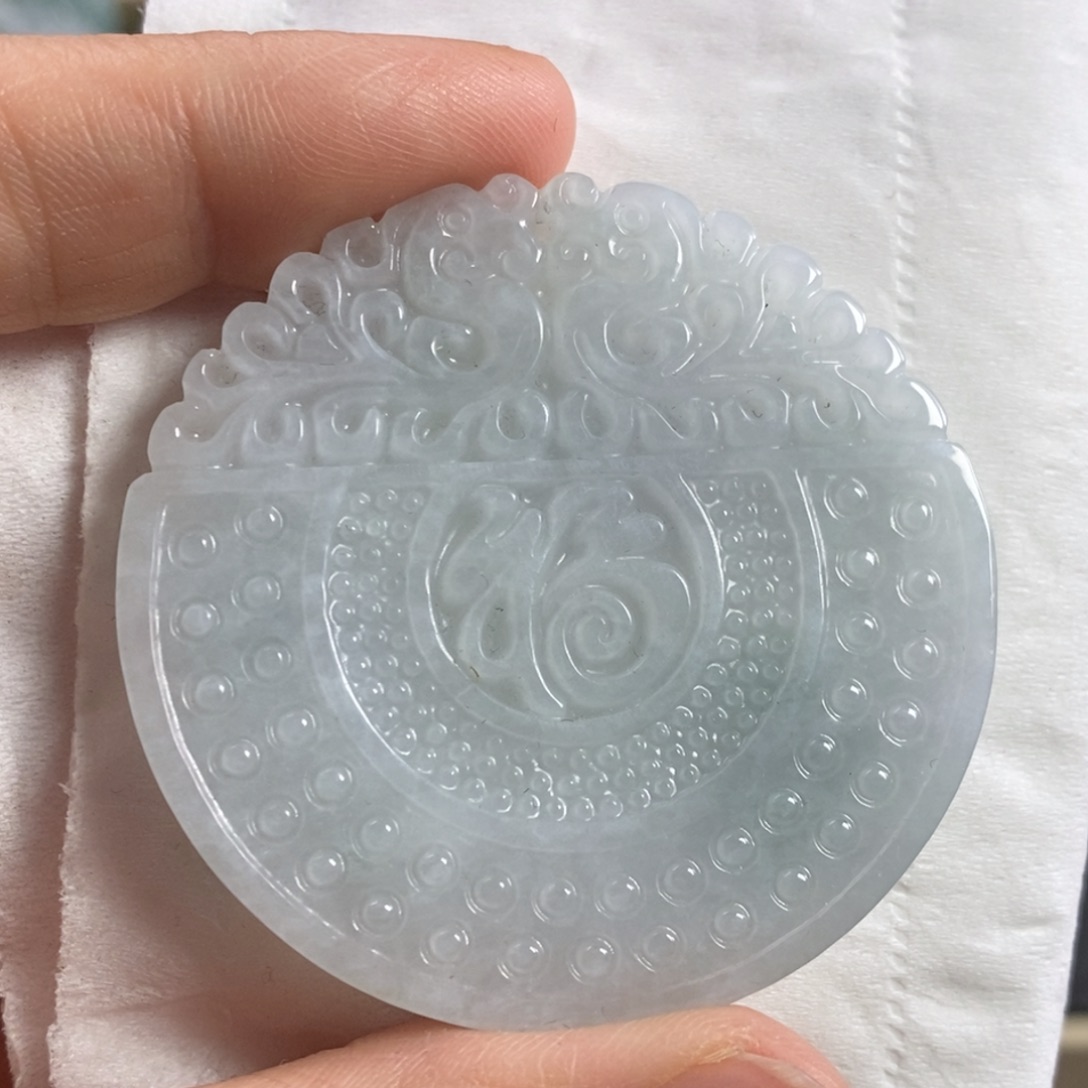 翡翠颈饰未镶嵌福牌