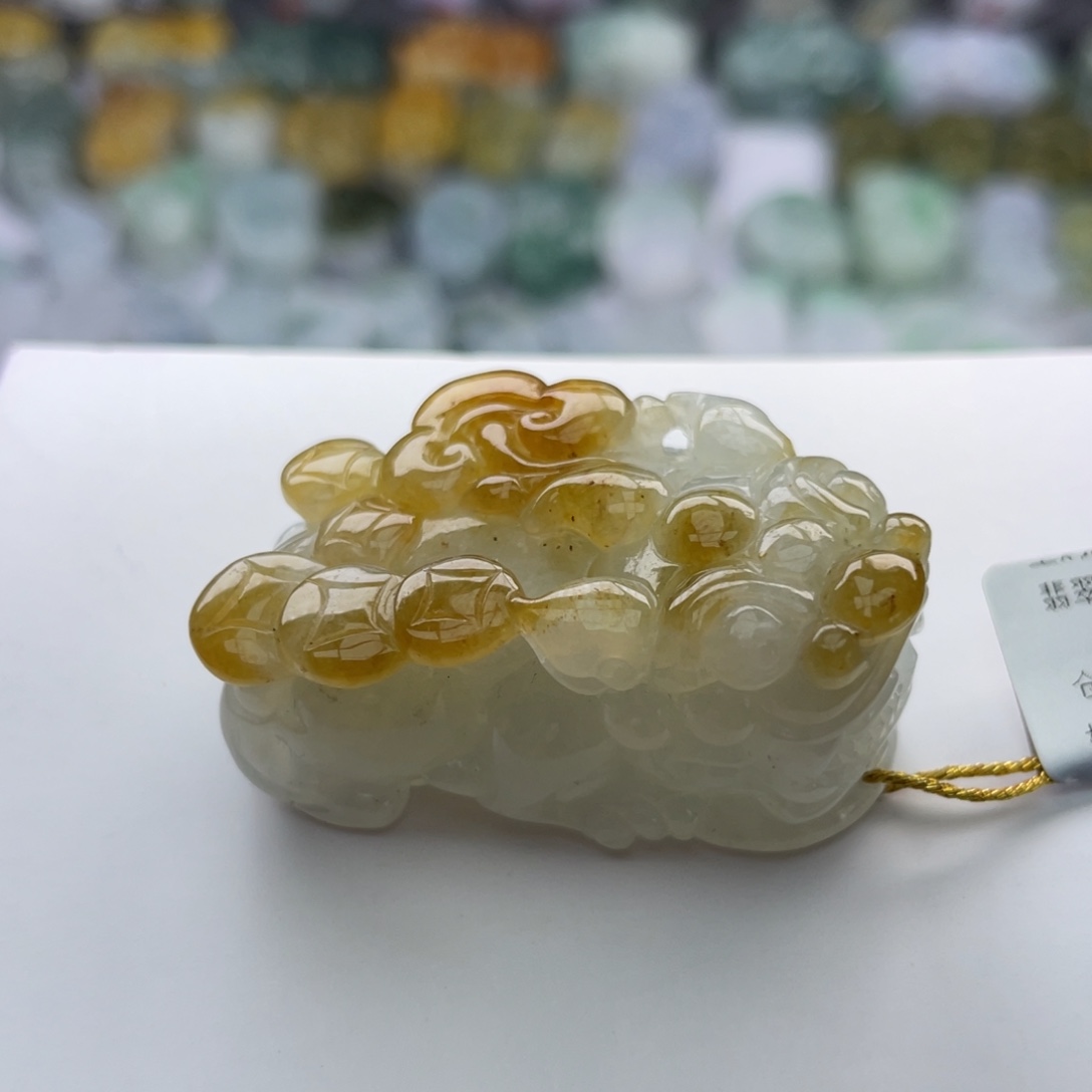 翡翠未镶嵌颈饰貔貅