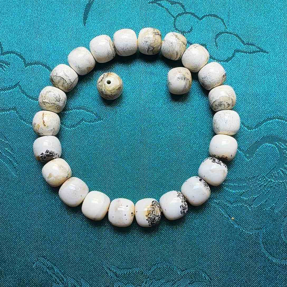 蜜蜡珠宝奇石未镶嵌盘****）10m瓷白老型单圈