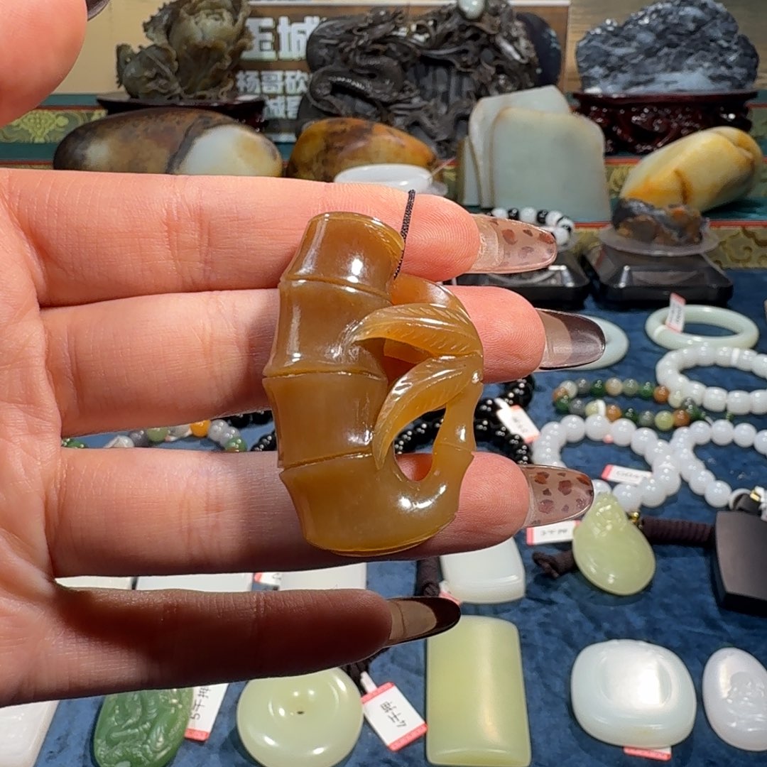 和田玉未镶嵌吊坠(不含链)