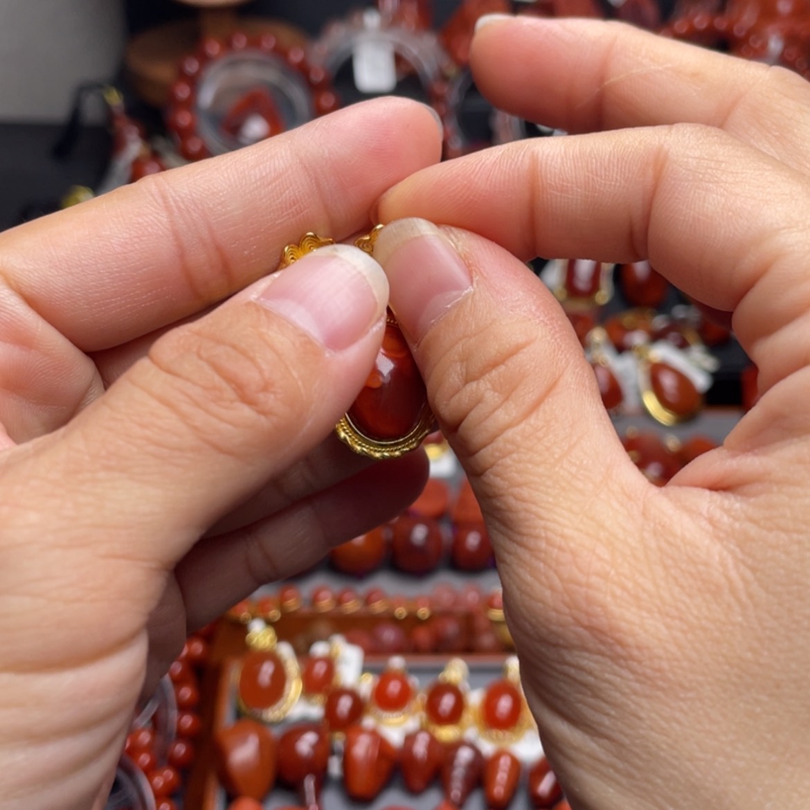 【闪购商品】银S925镶嵌大蛋面耳钉南红玛瑙