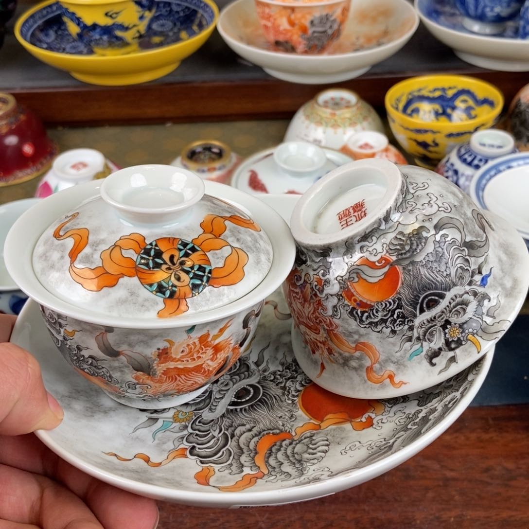 陶瓷艺术家的作品是一