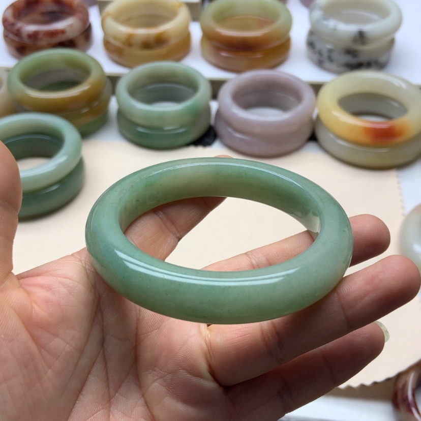 【闪购商品】未镶嵌手链石英岩玉木**然