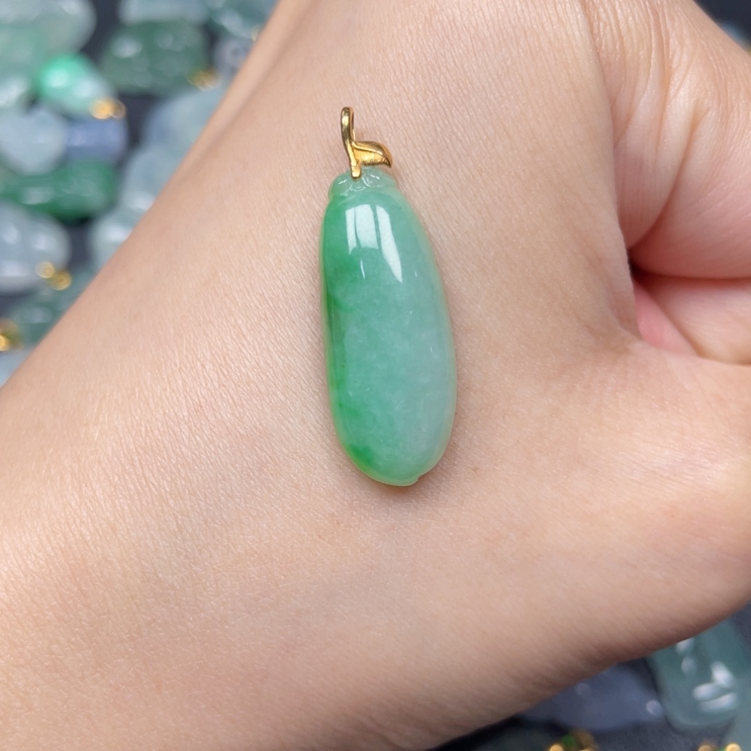 翡翠颈饰18K金镶嵌翡翠