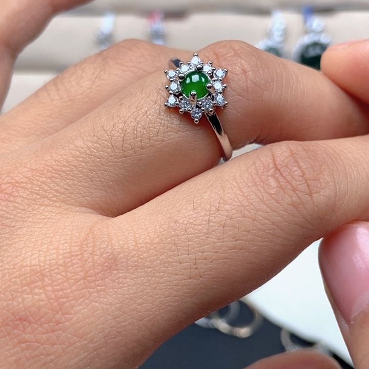 翡翠未镶嵌戒指戒指