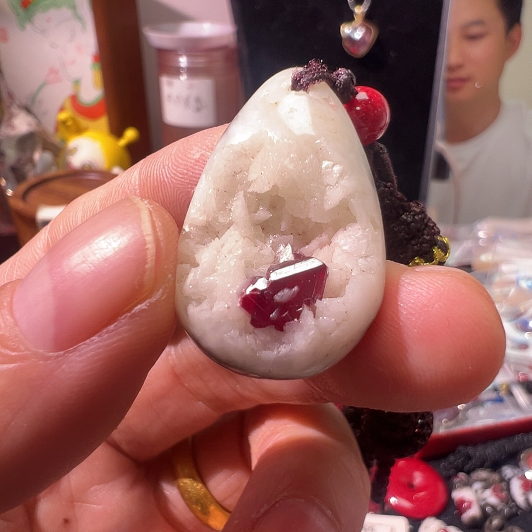 天然辰砂马仙溪玻璃体吊坠