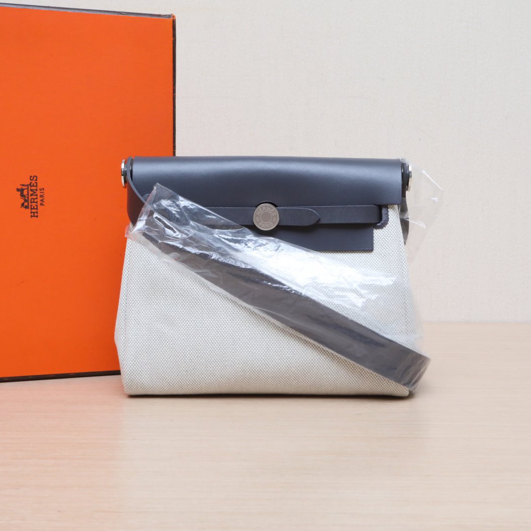 99新 Hermes/爱马仕 小花JerryHerbag Zip 20 拼色包 K 银扣