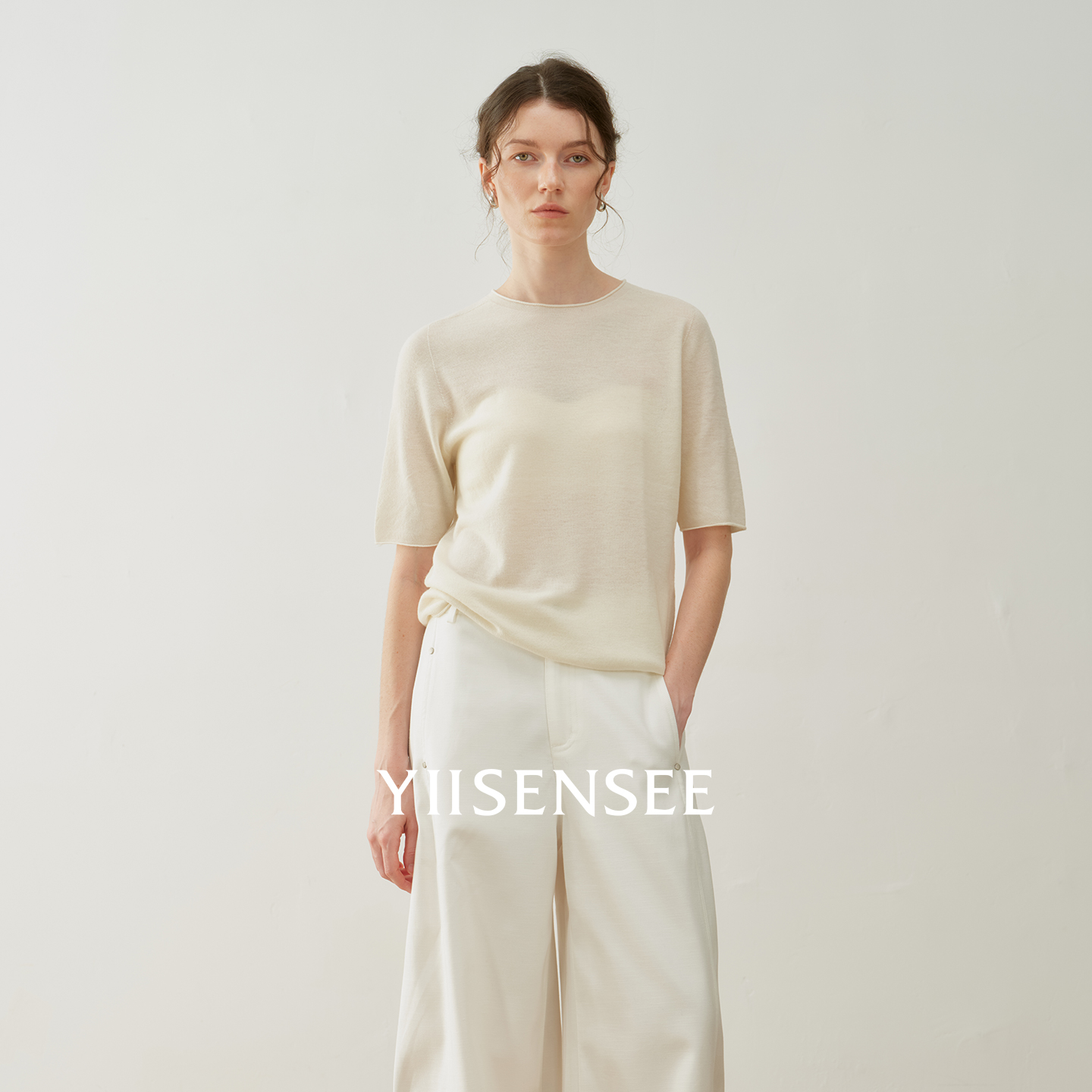 YIISENSEE逸识 高级感气质休闲通勤精仿羊毛圆领短袖T恤女早秋