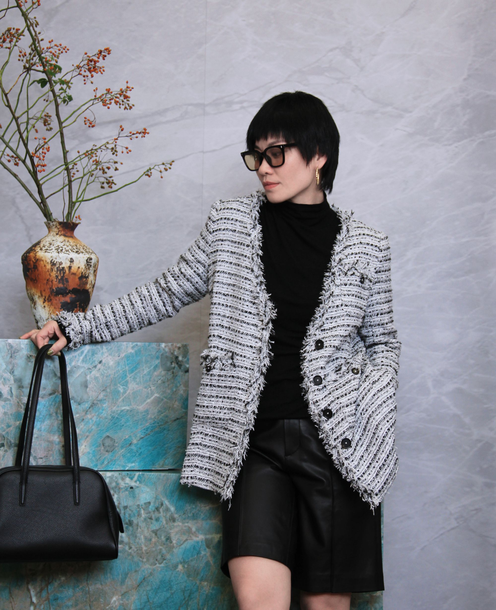 女士设计感V领小香风秋冬保暖厚款长袖外套QS5CB28C0702A