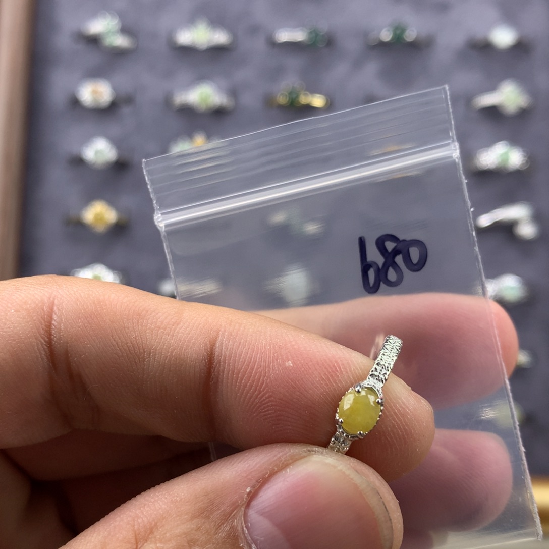 翡翠未镶嵌戒指680