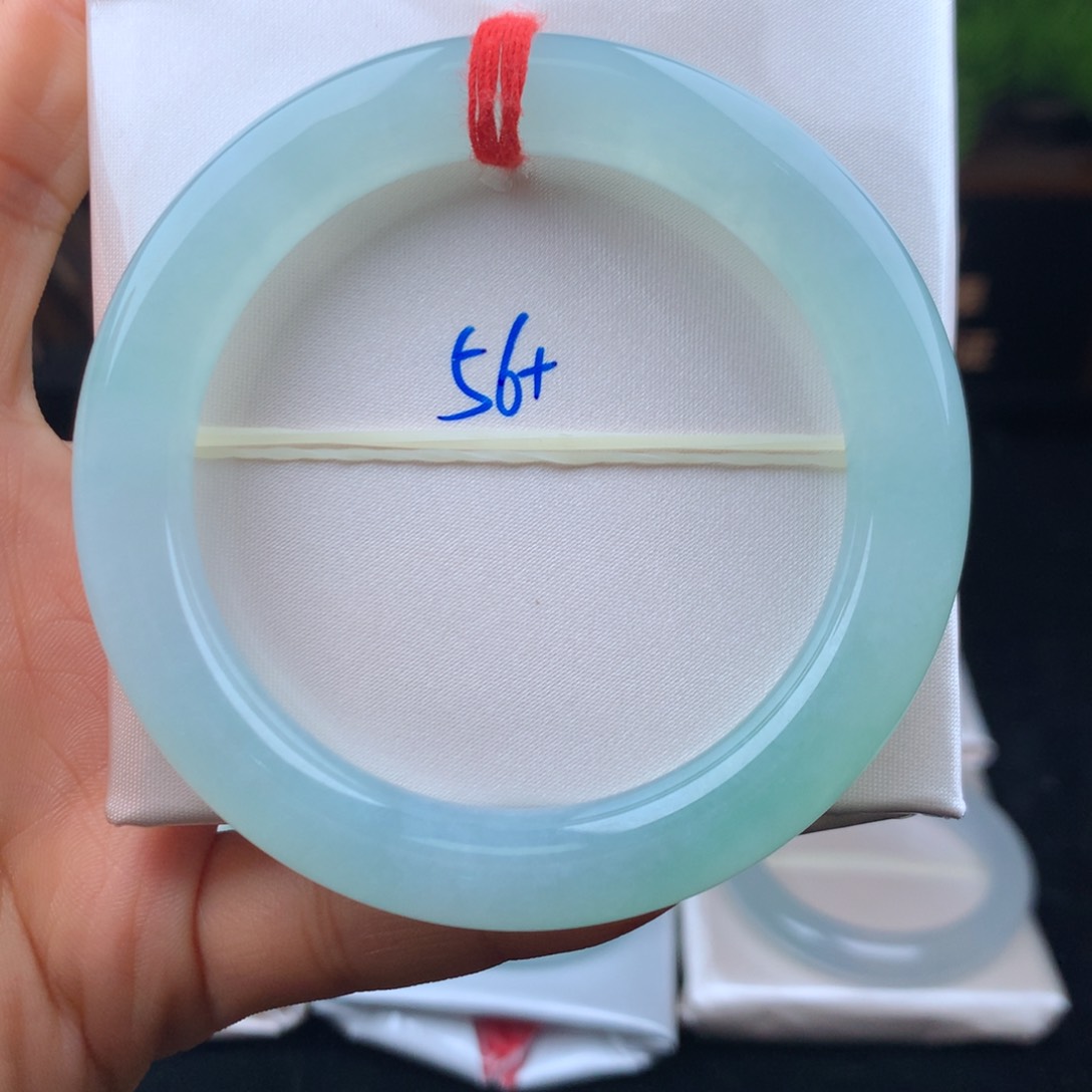 翡翠手镯未镶嵌手镯